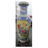 ASIAN VASE ON MAHOGANY STAND