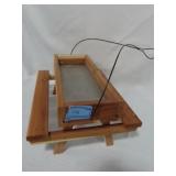 CRAFT MADE CEDAR PICNIC TABLE BIRD FEEDER