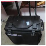 CROP IN STYLE ROLLING CARRY CASE