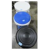 3 STOOLS