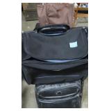 GROUPING OF ASSORTED LUGGAGE