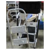 2 STEP STOOLS