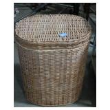 WICKER HAMPER WITH LINEN
