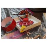 COSTUME JEWELRY: BROOCHES, PINS, WATCH, ETC.