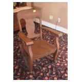 ANTIQUE OAK ROCKING CHAIR