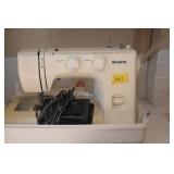 SIMPLICITY SEWING MACHINE - PORTABLE - MODEL: