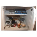 CONTENTS OF BASE CABINET AND UPPER CABINET: