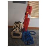 PET CARRIER, CAMP CHAIR, ESPANDABLE WATER HOSE
