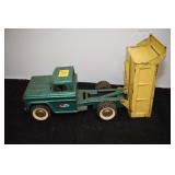STRUCTO DUMP TRUCK