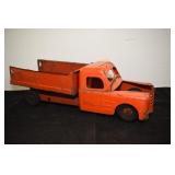 DUMP TRUCK NO HOOD OR GATE