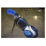 DUKE BLUE DEVILS BAG WITH WILSON IRONS AND
