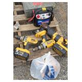 DEWALT TOOL SET AND JUMP START