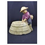 CHINESE LAUNDERER - 7" - BEIGE MARKED: MADE IN