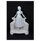 YOUNG GIRL ON PLATFORM - 7" - IVORY CRAZING