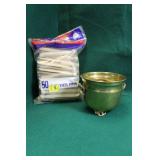 50 ROUND CLOTHES PINS NEW IN PACKAGE AND BRASS