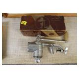 UNIVERSAL FOOD AND MEAT CHOPPER