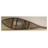 PAIR OF VINTAGE SNOW SHOES