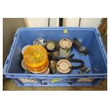 GROUPING: OIL CANS, YELLOW CAR TOP CAUTION LIGHT,