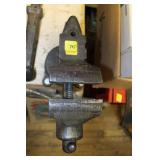 CRAFTSMAN 5215 BENCH VISE WITH WOODEN WORK TABLE