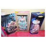 2PC BARBIE ENCHANTED AND VALENTINE