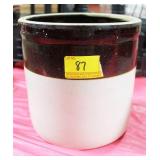 1 GALLON BROWN AND WHITE STORAGE CROCK 1 GALLON BROWN AND WHITE STORAGE CROCK