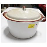 RED/WHITE ENAMELWARE COVERED POT