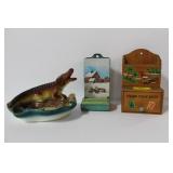 GROUPING: WOODEN TRADING STAMP SAVER, TIN KITCHEN GROUPING: WOODEN TRADING STAMP SAVER, TIN KITCHEN