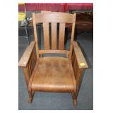 ANTIQUE OAK ROCKING CHAIR