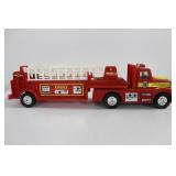 REMCO PLASTIC TOY FIRE TRUCK REMCO PLASTIC TOY FIRE TRUCK