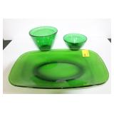 FOREST GREEN GLASS PLATTER AND 2 BOWLS