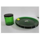 4 - 10" GREEN GLASS DINNER PLATES AND 1 DURGLAS 4 - 10" GREEN GLASS DINNER PLATES AND 1 DURGLAS