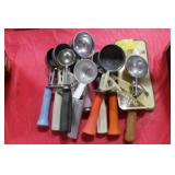 10 VINTAGE ICE CREAM SCOOPS 10 VINTAGE ICE CREAM SCOOPS