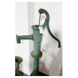 VINTAGE CAST IRON WELL PUMP VINTAGE CAST IRON WELL PUMP