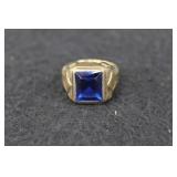 10K YELLOW GOLD RING WITH BLUE STONE - SIZE: 9 10K YELLOW GOLD RING WITH BLUE STONE - SIZE: 9