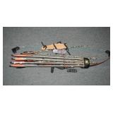 WHITE TAILL HUNTER COMPOUND BOW WITH 10 ARROWS WHITE TAILL HUNTER COMPOUND BOW WITH 10 ARROWS