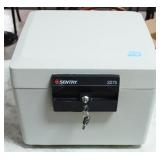 SENTRY 2275 SAFE WITH KEYS SENTRY 2275 SAFE WITH KEYS