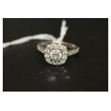 14K WHITE GOLD AND DIAMOND WEDDING RING 14K WHITE GOLD AND DIAMOND WEDDING RING