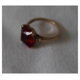 10K GOLD WITH RED PRINCESS CUT STONE 10K GOLD WITH RED PRINCESS CUT STONE