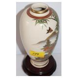 9" ORIENTAL HAND PAINTED URN 9" ORIENTAL HAND PAINTED URN