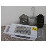 4 GRATERS 4 GRATERS