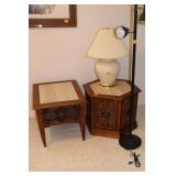 BLACK FLOOR LAMP AND TABLE LAMP AND 2 END TABLES BLACK FLOOR LAMP AND TABLE LAMP AND 2 END TABLES
