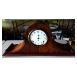 Vintage Mantle Clock Vintage Mantle Clock
