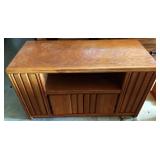 Mid-Century TV Cabinet Mid-Century TV Cabinet