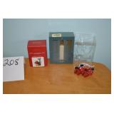 LOTCS 208  DISNEY ORNAMENTS  LADY & TRAMP MICKEY N