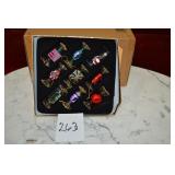 LOT CS 263 FANCY ORNAMENTS CANDY  THOMAS  SERIES