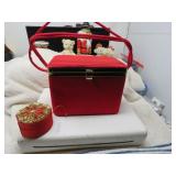 LOT RK  45 SMALL RED CLUTCH PURSE