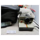 LOT MW 3 ONE SET POLAROID CAMERA % BAG