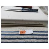 LOT FF 5 DOUBLE EDGE KNIFE  4 IN  SHEATH