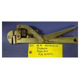 NO. 14 MID-AMERICA PRODUCTS EAGLE GRIP PIPE WRENCH