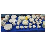 (72 PIECES) VILLEROY & BOCH FRENCH GARDEN DISH